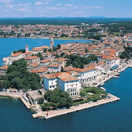 Apartman Jozefina Luxury, 100 M From The