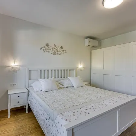 Jozefina Luxury, 100 M From The بوريتش